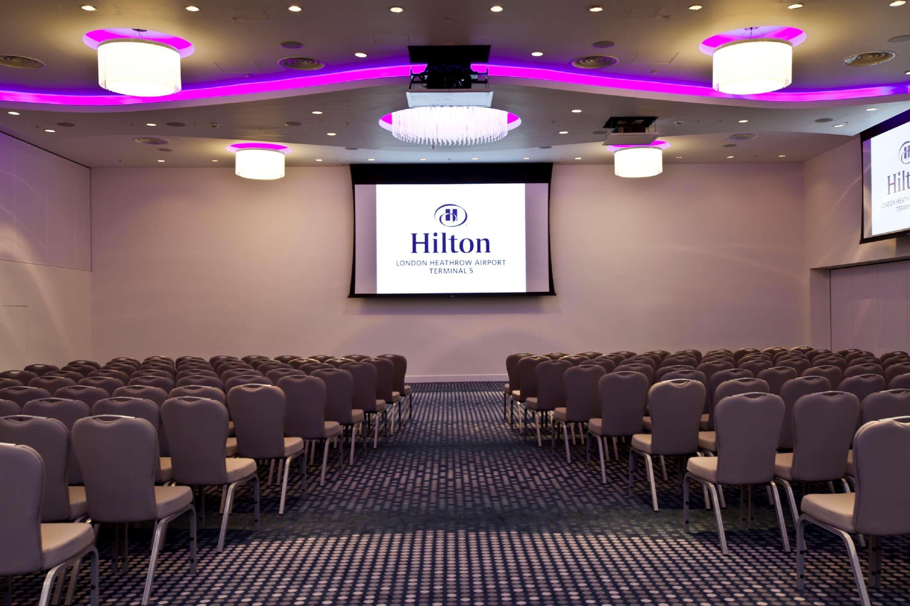Hotel Hilton London Heathrow Airport Terminal 5 à Hillingdon Extérieur photo