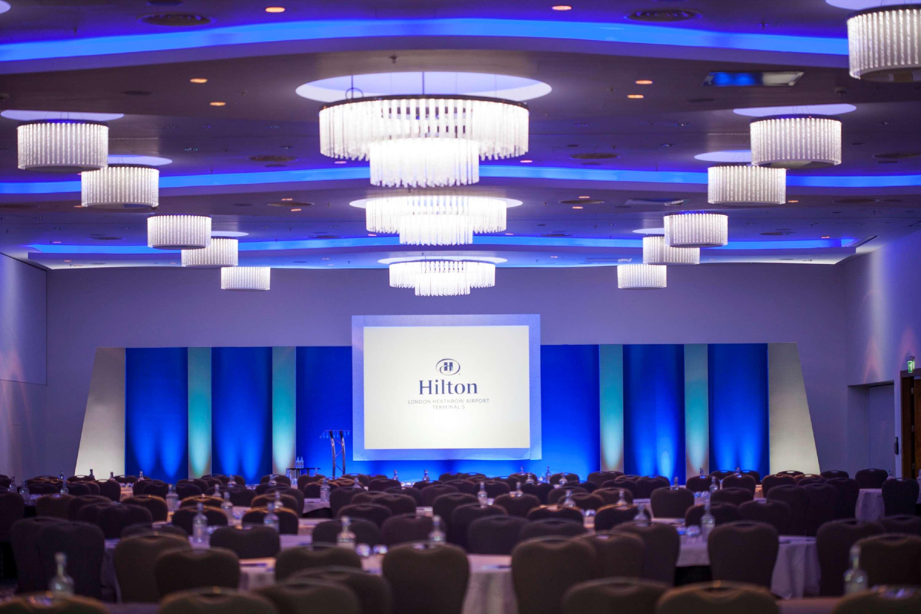 Hotel Hilton London Heathrow Airport Terminal 5 à Hillingdon Extérieur photo