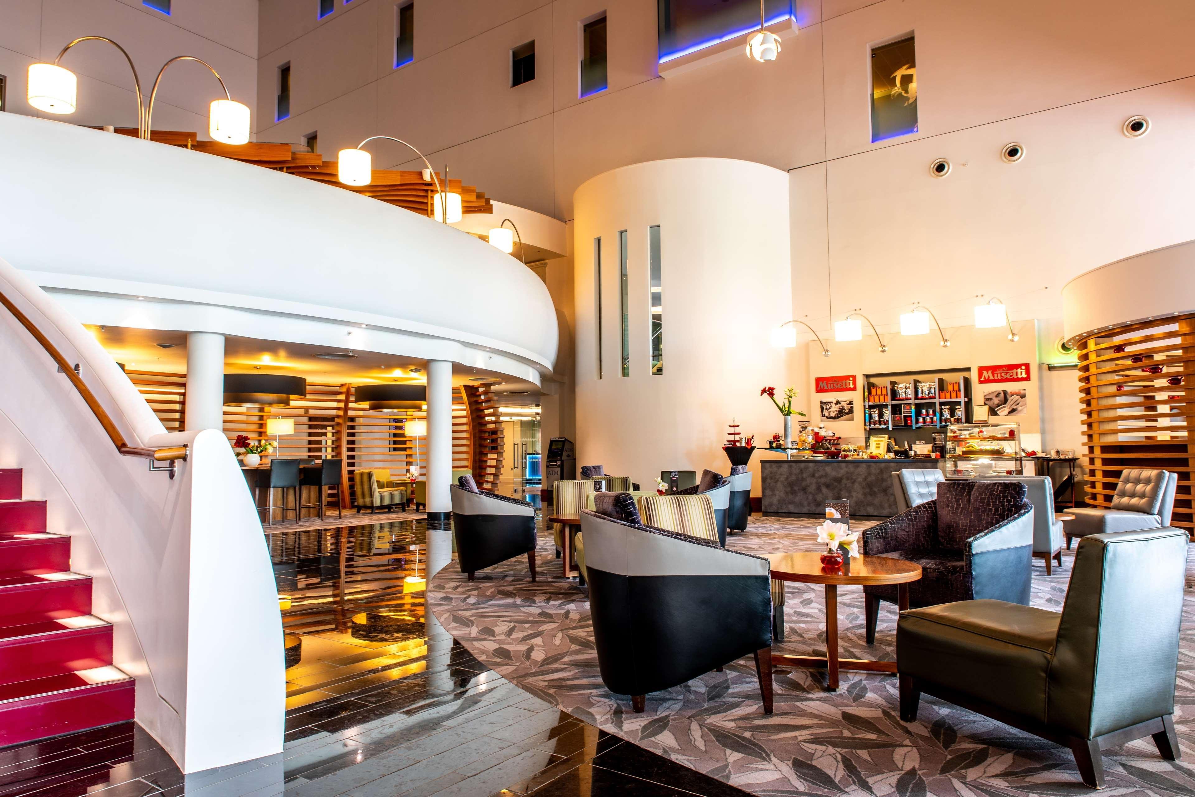 Hotel Hilton London Heathrow Airport Terminal 5 à Hillingdon Extérieur photo