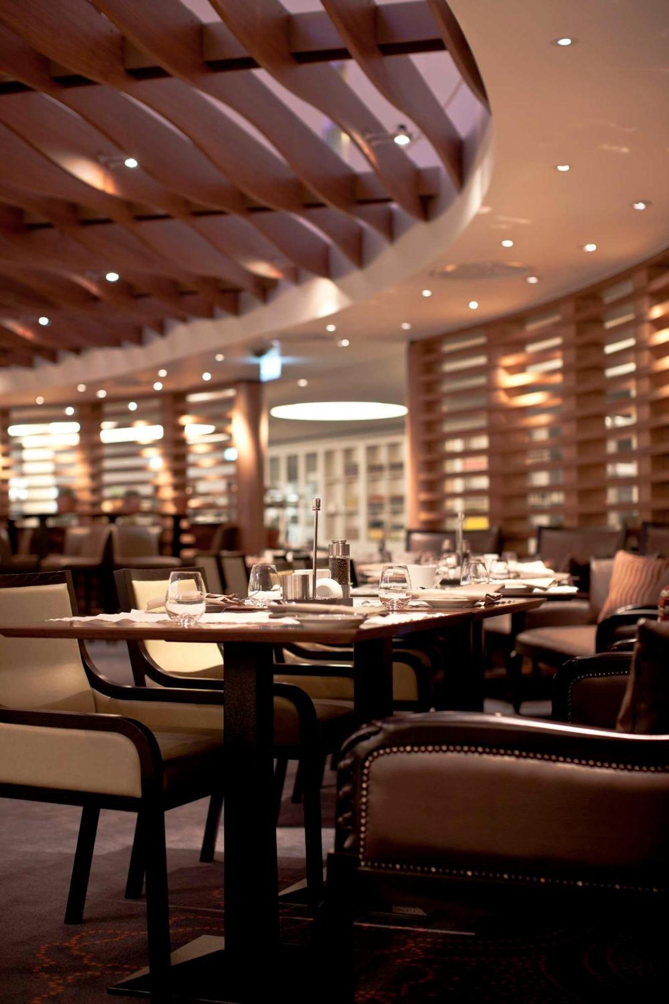 Hotel Hilton London Heathrow Airport Terminal 5 à Hillingdon Extérieur photo