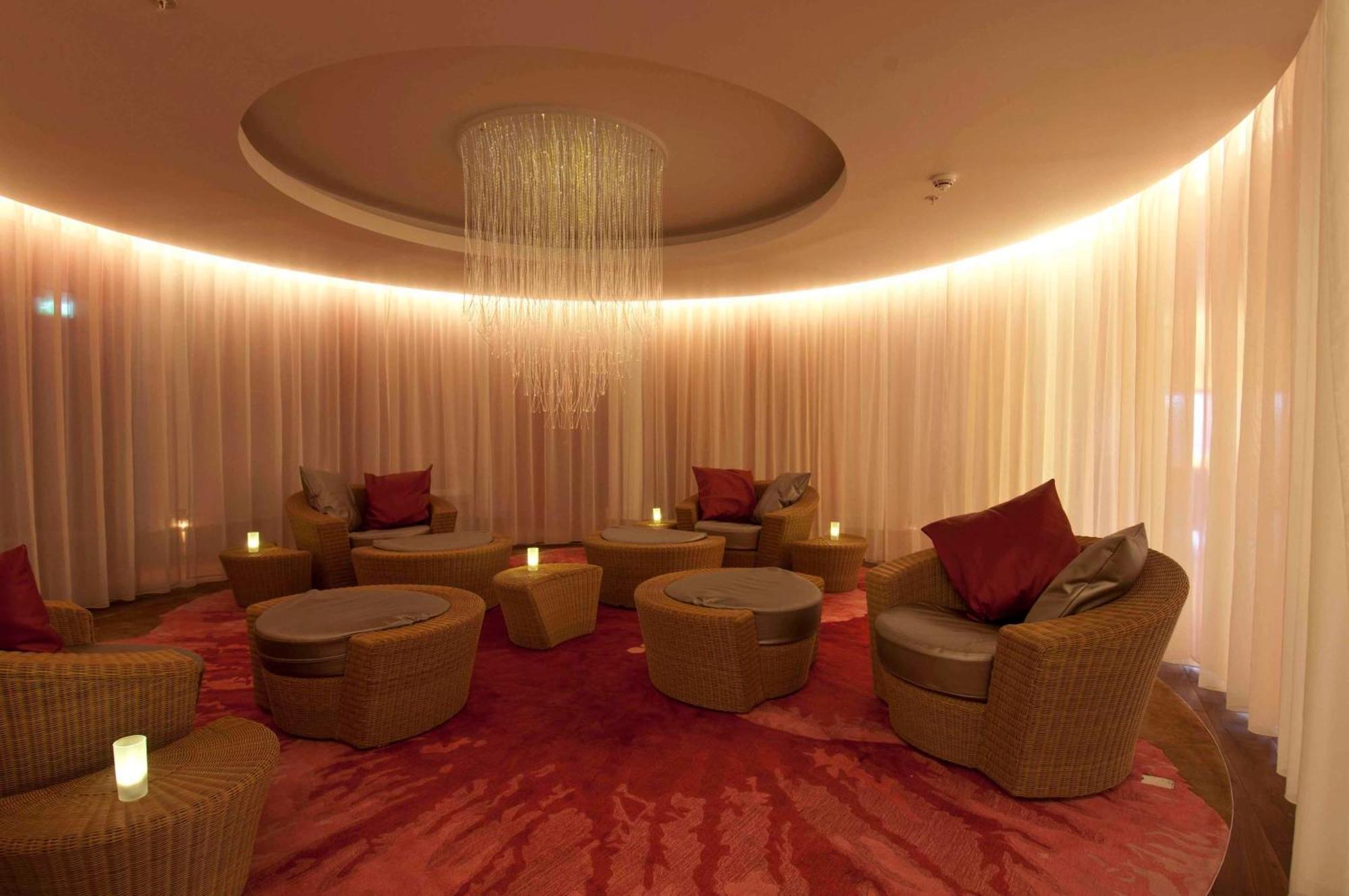 Hotel Hilton London Heathrow Airport Terminal 5 à Hillingdon Extérieur photo