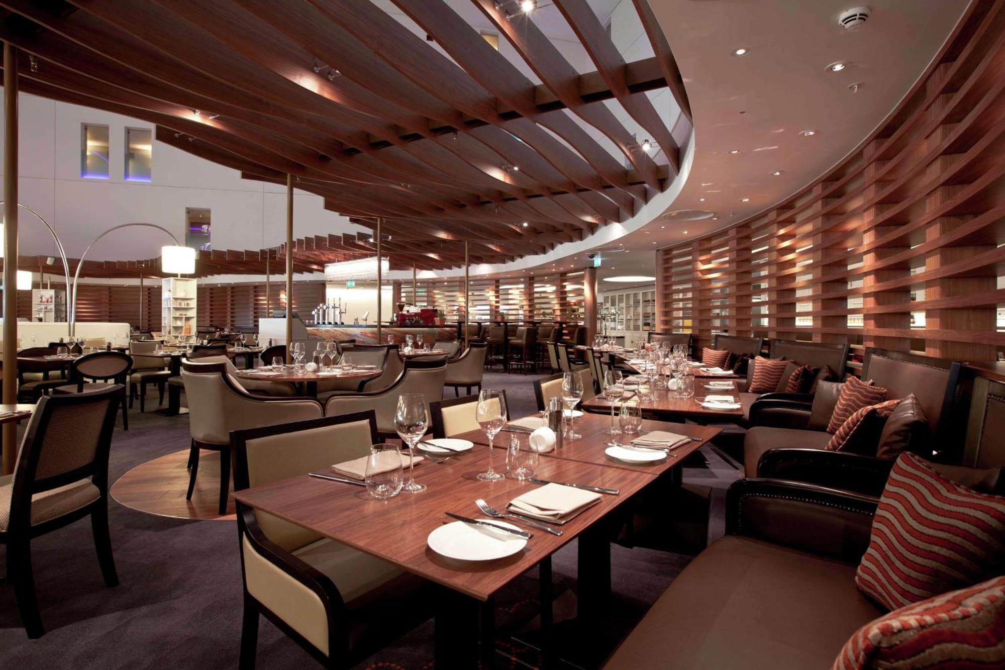 Hotel Hilton London Heathrow Airport Terminal 5 à Hillingdon Extérieur photo