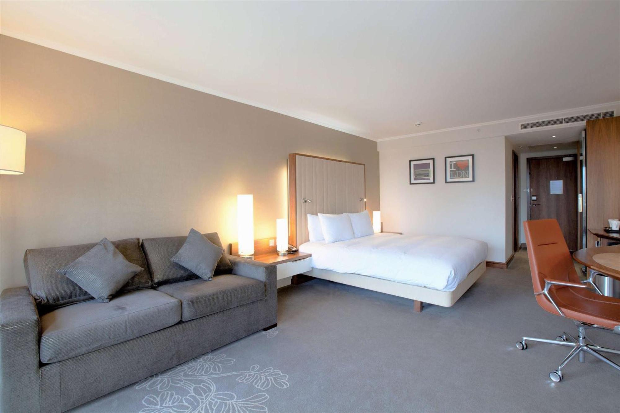 Hotel Hilton London Heathrow Airport Terminal 5 à Hillingdon Extérieur photo
